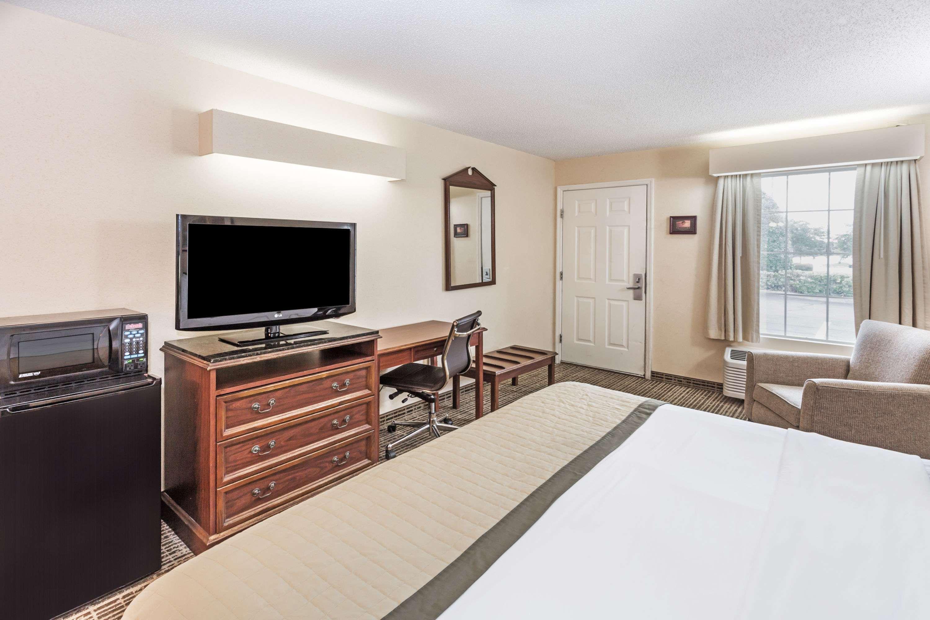 Baymont By Wyndham Valdosta At Valdosta Mall Екстер'єр фото