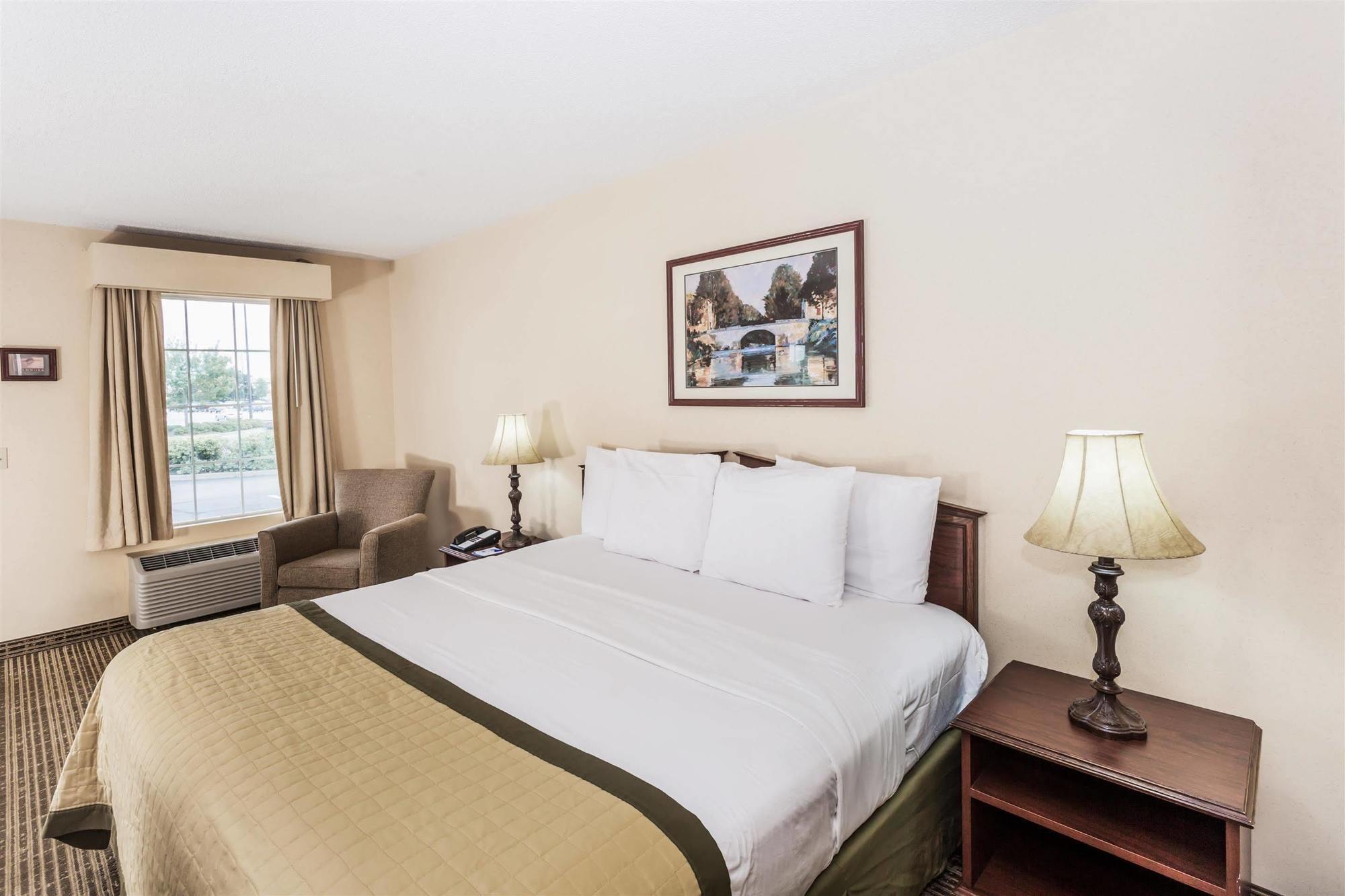 Baymont By Wyndham Valdosta At Valdosta Mall Екстер'єр фото